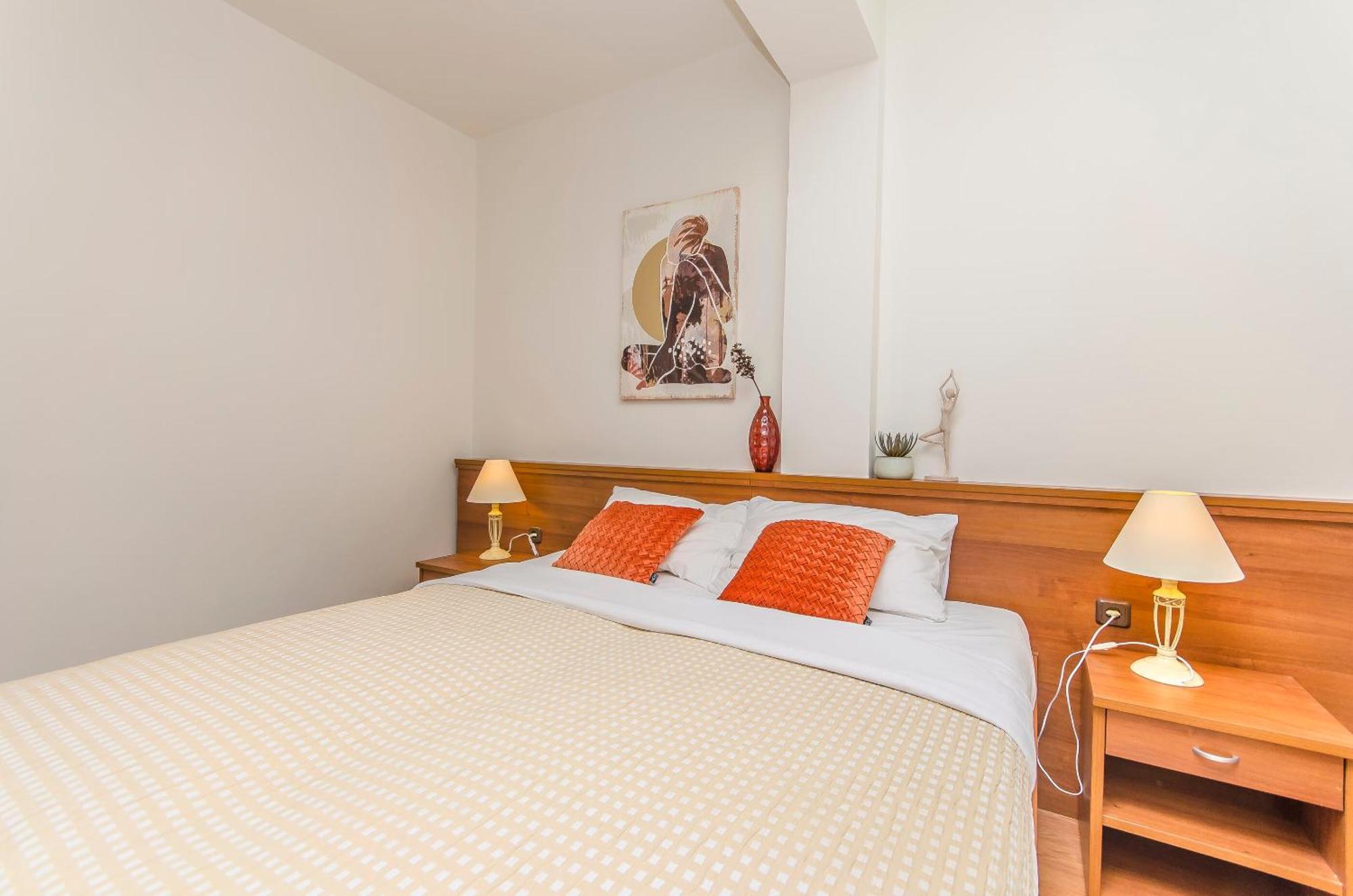 House Hotel Plava Laguna Tisno Buitenkant foto