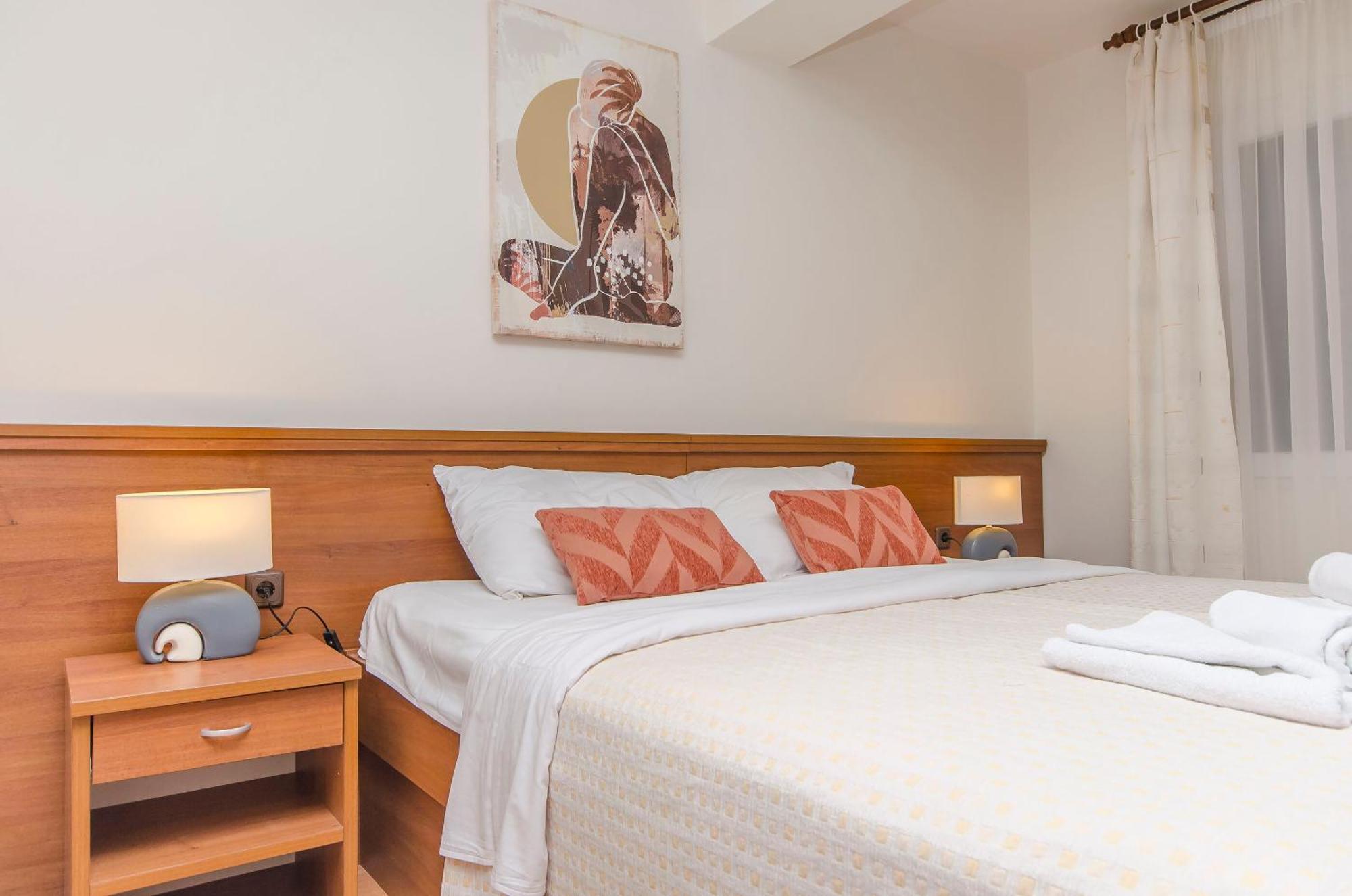 House Hotel Plava Laguna Tisno Buitenkant foto