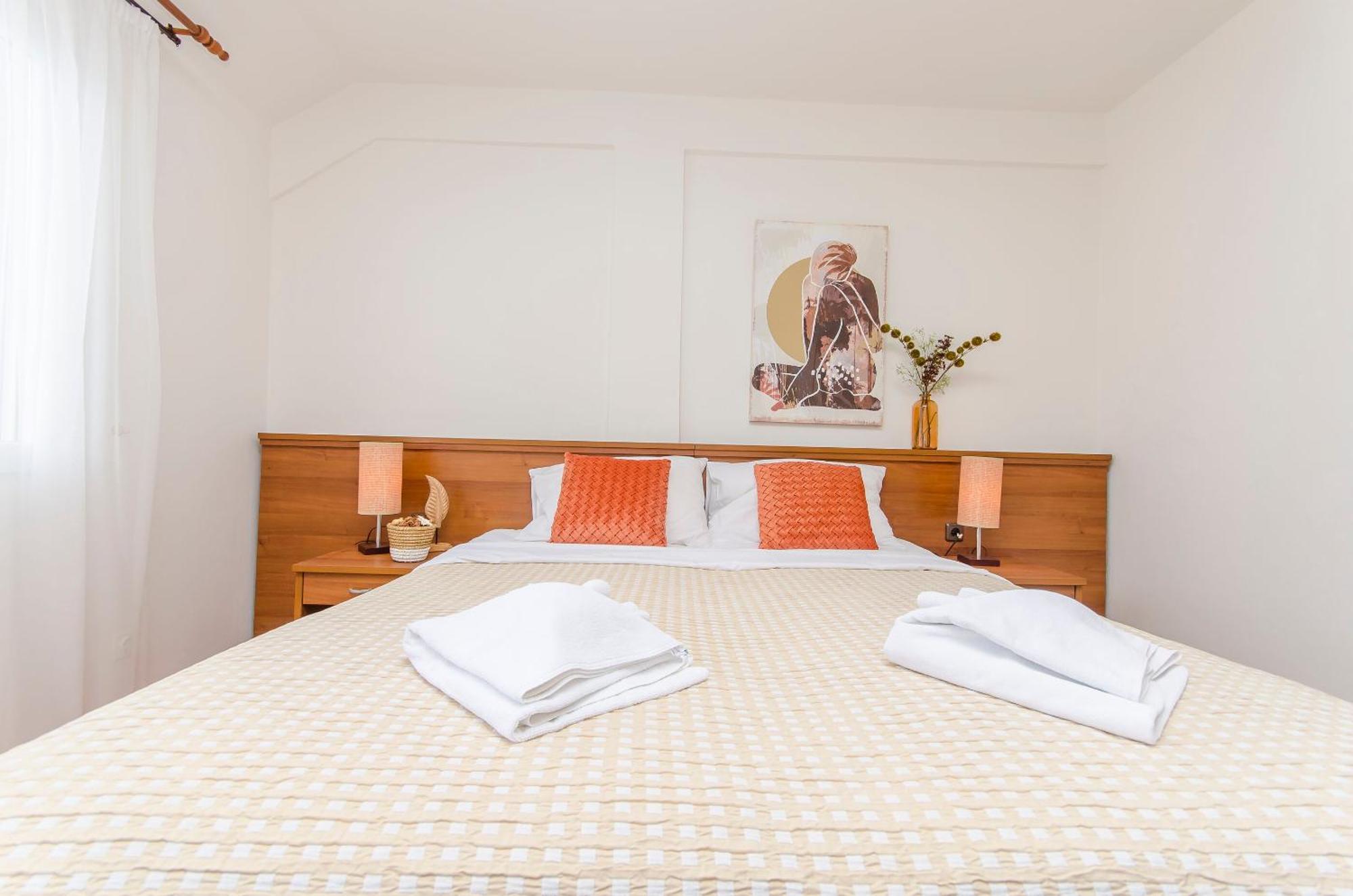House Hotel Plava Laguna Tisno Buitenkant foto