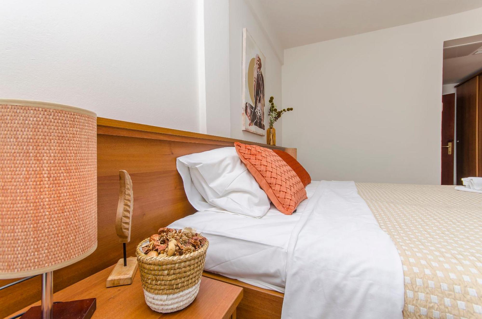 House Hotel Plava Laguna Tisno Buitenkant foto