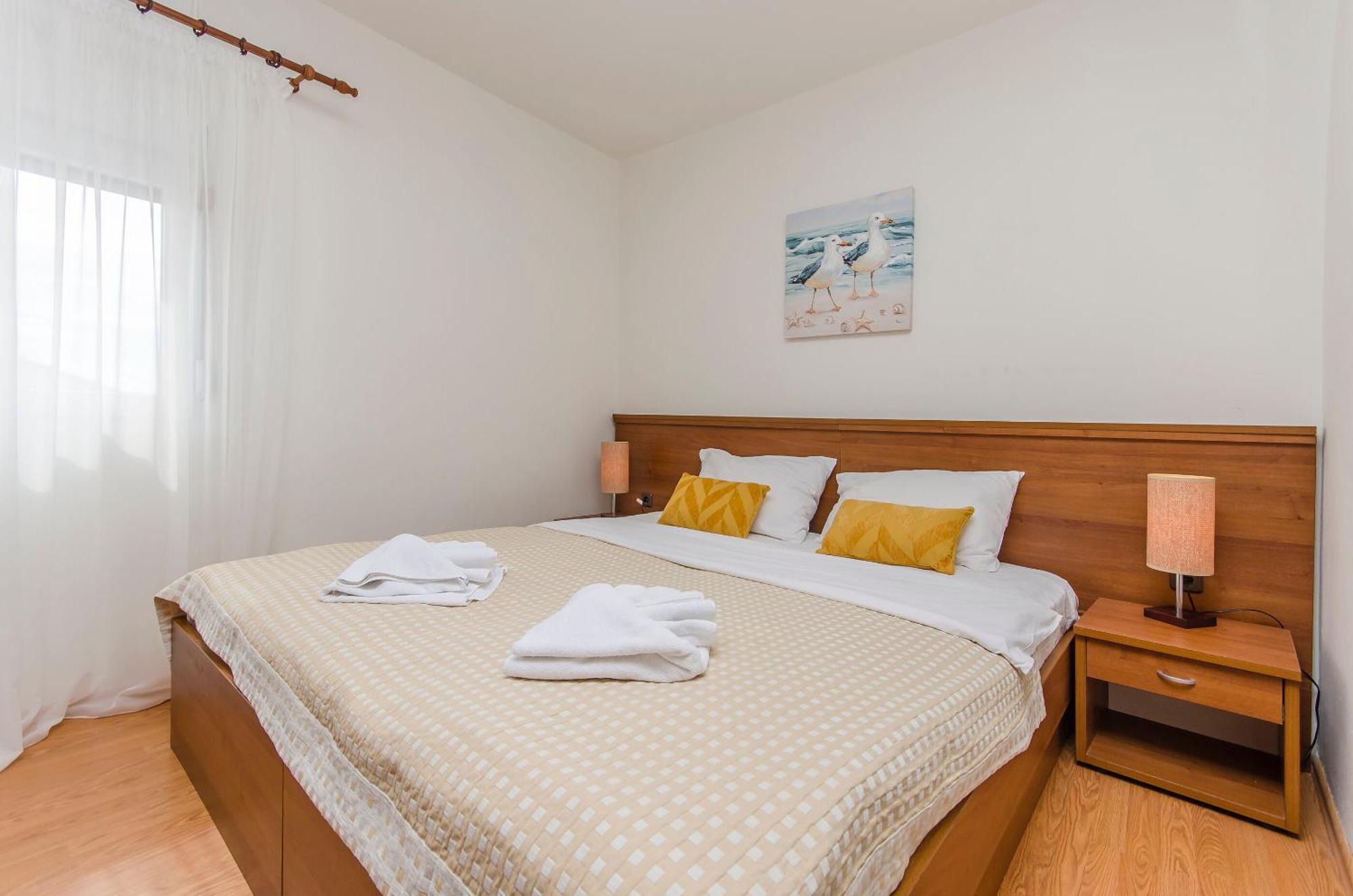House Hotel Plava Laguna Tisno Buitenkant foto